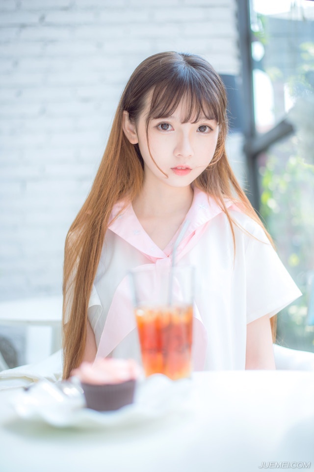 “守户之犬，自毁长城，这么说来周瑜是被孙权逼死的。”对于孙权，吕布并不是太看得起，虽然跟孙策比起来，他更像一个皇帝，但也是守城之主。